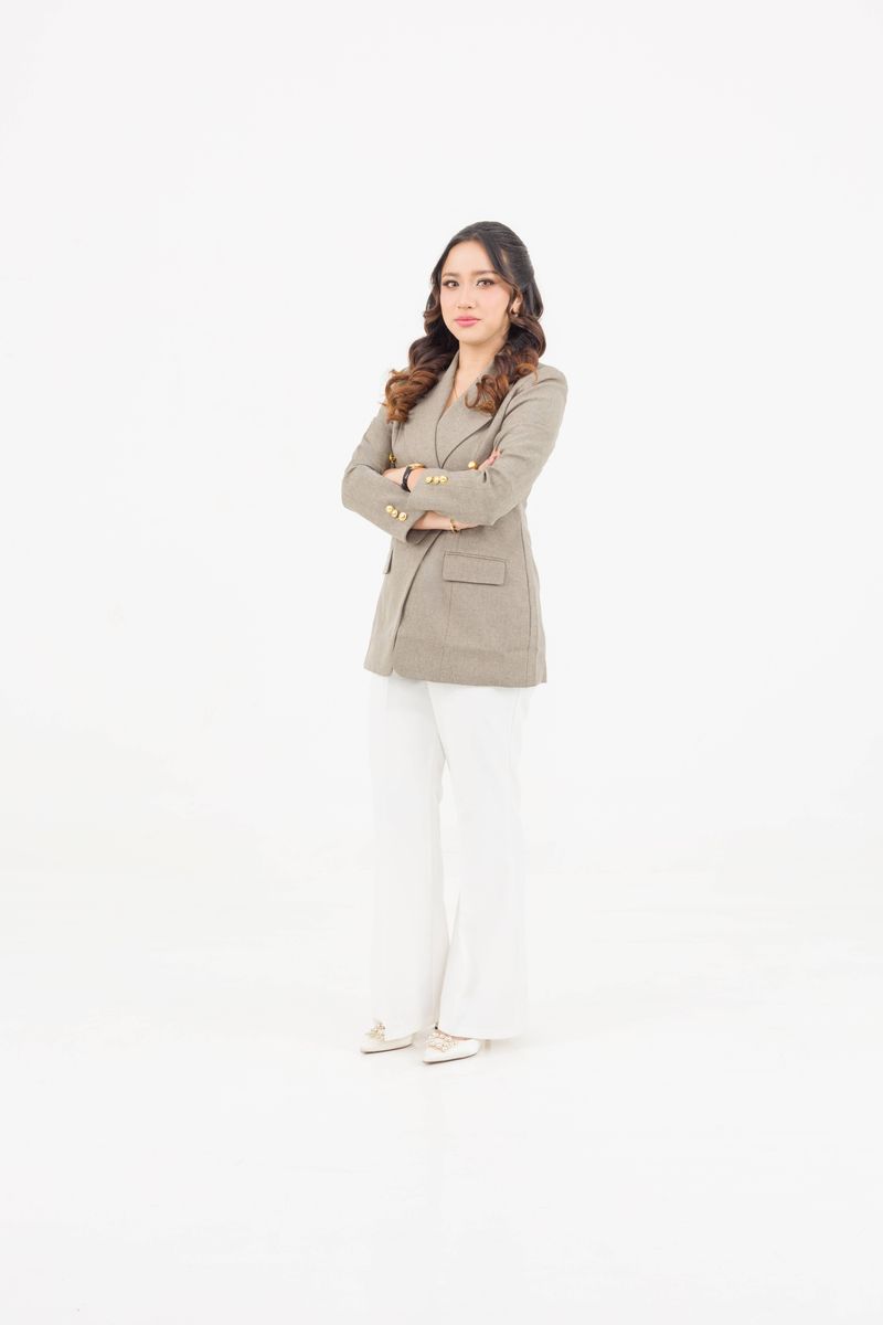 Foto R.A. Christi Valencia Oktaria, S.H.